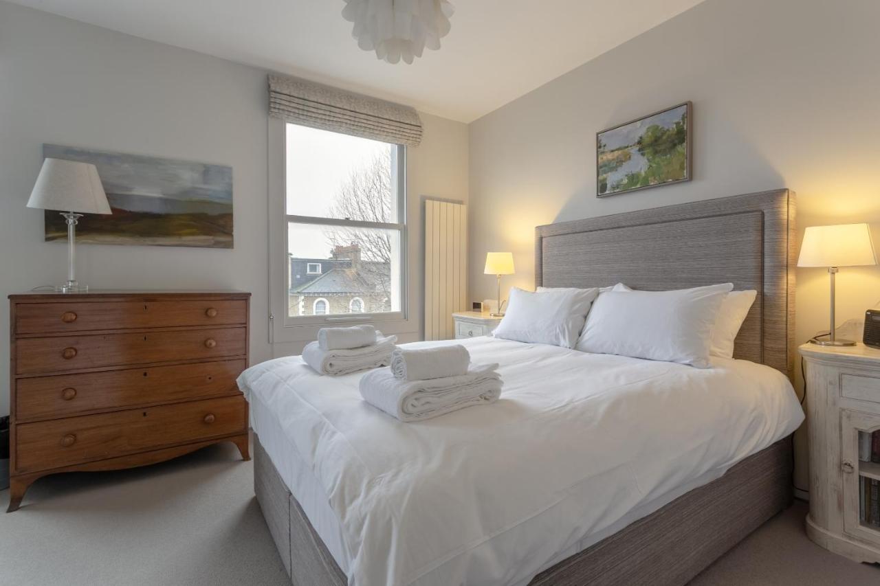 2 Bedroom Apartment Hammersmith Grove Sleeps 4 London Exterior photo